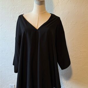 Elegant Black V-Neck Women's Top